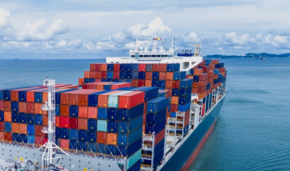 Buque portacontenedores utilizado por El Mosca by Logista para transporte marítimo.